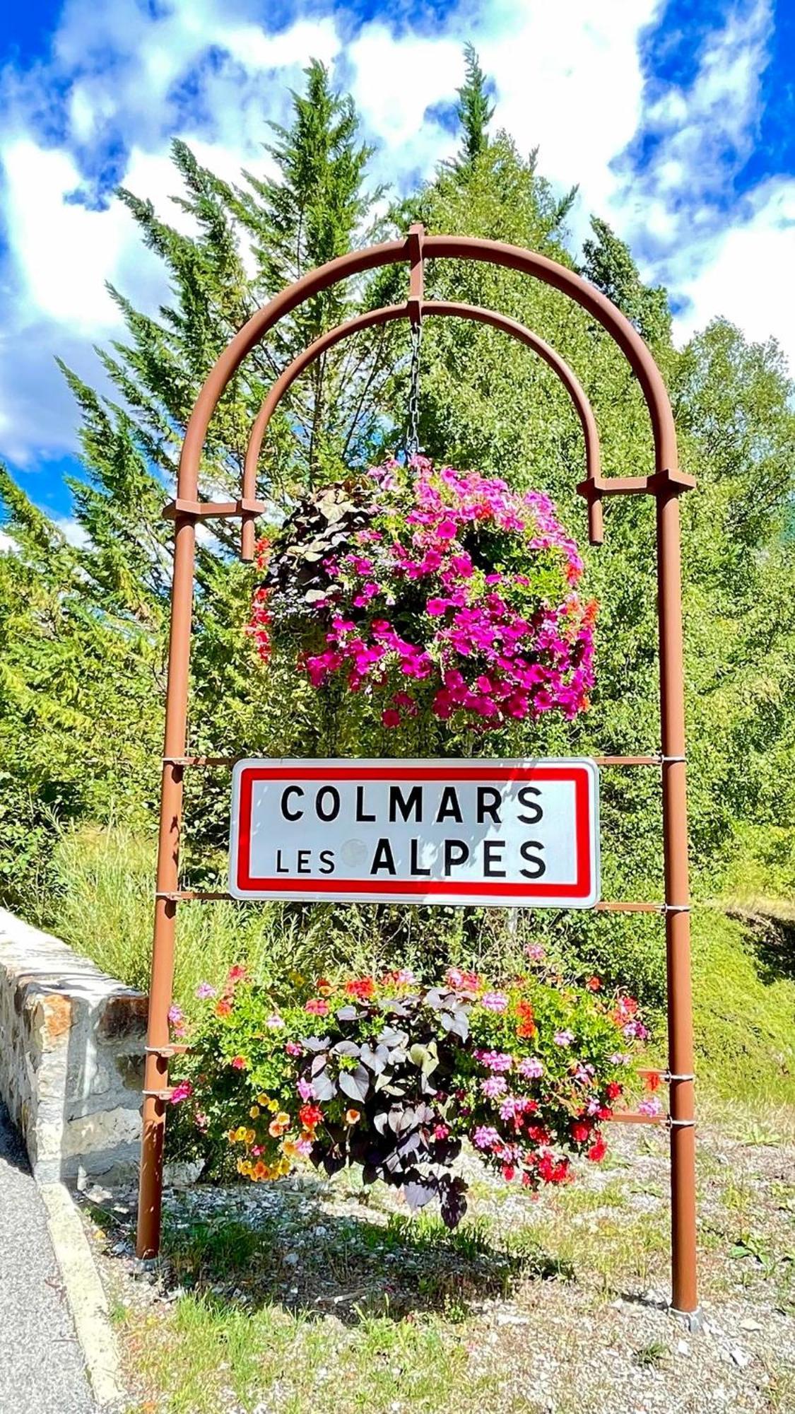 Maison Familiale Des Remparts Colmars Exterior photo